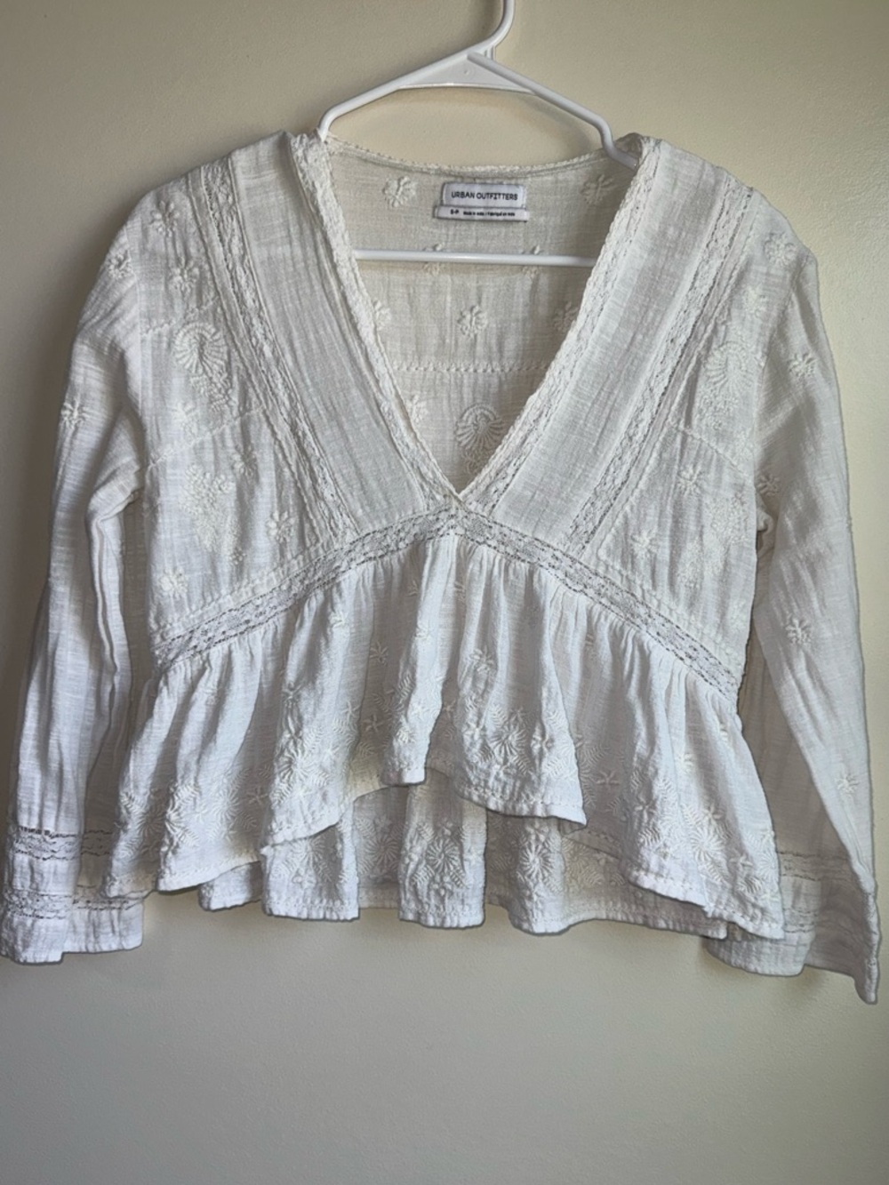 Urban Outfitters White V-Neck Embroidered Peplum Blouse size Small